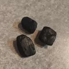 国産ジェット（黒玉）原石 ⑰