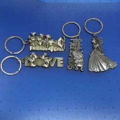 ディズニー　金属製　キーホルダー