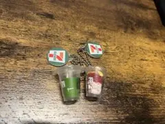 セブンイレブン　ミニチュアチャーム カプセル　スムージー　2個