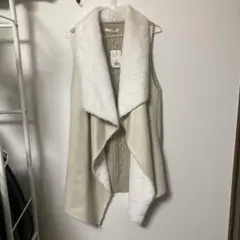 【9/30まで限定価格】クリーム色 ボア襟 オープンフロントベスト