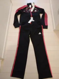 アディダスジャージセットアップ