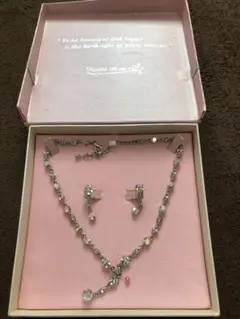 ネックレス　イヤリング