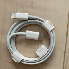 iPhone付属USB-C to Lightning 充電ケーブル