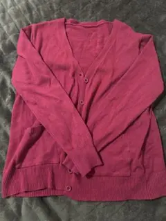 ワインレッド ボタン付きカーディガン