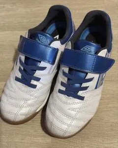 極美品UMBROサッカーフットサルシューズ トレーニングシューズ　20㎝