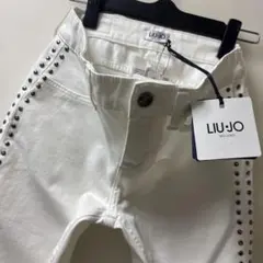新品未使用❣️LIU・JO❣️リュージョー❣️ストレッチ抜群❣️スキニー❣️スタッズ❣️のサムネイル