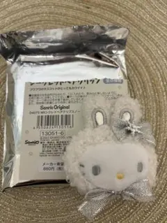 ふわふわスノーラビットデザイン　 シークレットヘアクリップ　キティ