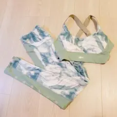 【美品】Reebok ヨガウェア上下セット（Mサイズ）