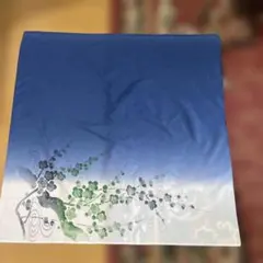 梅が描かれた青と薄紫のグラデーションが美しい風呂敷 和柄