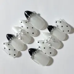 現品❤︎ブラックフレンチ×ドット ネイルチップ 韓国 ワンホン　リボン　スナ系