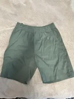 ユニクロ　オリーブグリーン ショートパンツ M ほぼ未使用