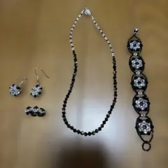 ハンドメイド ビーズアクセサリー 4点セット ネックレス ピアス リング