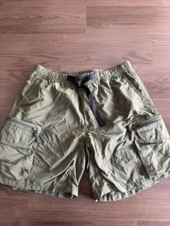 GU オリーブグリーン カジュアルショートパンツ