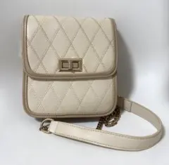 Emsexcite アイボリー キルティング ショルダー