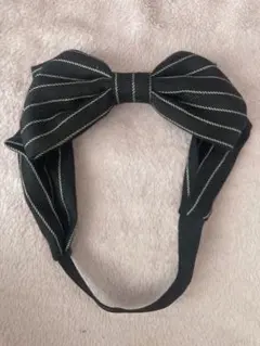 ストライプ柄デカリボン型カチューシャ 黒ストライプ ヘアアクセサリー