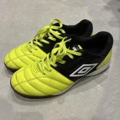 umbro フットサルシューズ