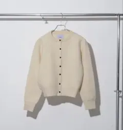 NOGLE アイボリー ボタン付き ニットカーディガン