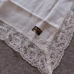 (訳あり)CELINE 刺繍入りハンカチ ホワイト