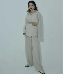 美品　完売モデル　mybae　ミニベルトバッグ　ベージュ