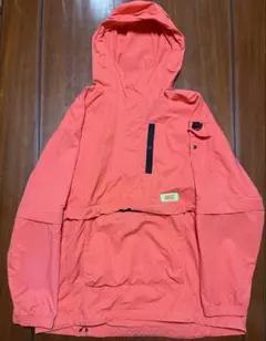 NIKE ピンク ナイロンジャケット フード付き