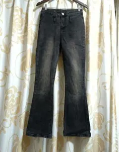 【SHEIN】 ブラックブーツカットデニム