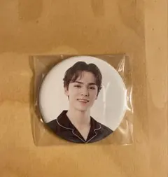 セブチカフェ バーノン 缶バッジ