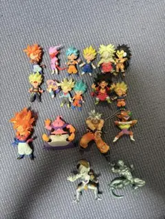 ドラゴンボールガチャガチャフィギュアセット12個とその他