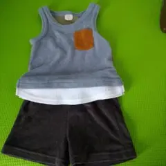 タンクトップとショートパンツのセット