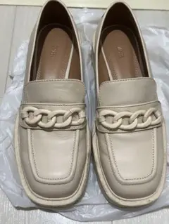 ZARA ローファー　本革　牛革　アイボリー