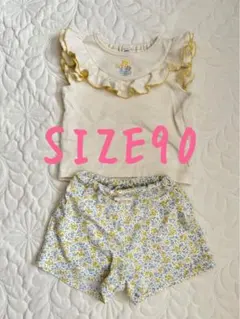 フリル付きトップスと花柄ショートパンツセット 90