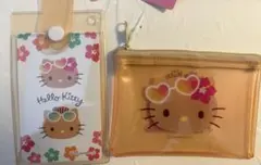 【新品】日焼け　ハローキティ　カードホルダー　フラットポーチ　2点セット