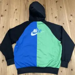 Nike ナイロンジャケット フード付きサイズＬ