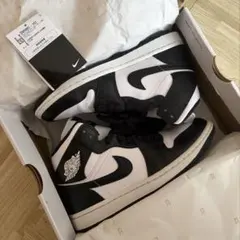 WMNS AIR JORDAN 1 MID ホワイト/ブラック 24cm