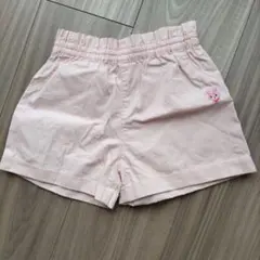 ピンクのショートパンツ