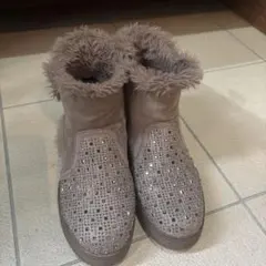 ファー付きベージュムートンブーツ