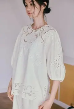 ZARA ZW COLLECTION カットワーク刺繍ブラウスのサムネイル