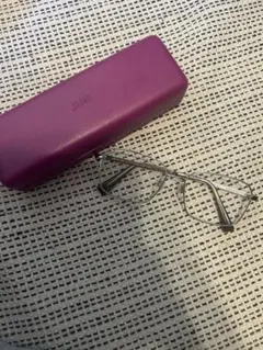 シルバー四角形フレームメガネ ケース付き