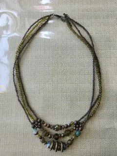 新品未使用 オリーブグリーン・ブラウン多層ネックレス