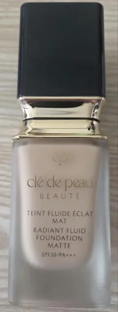 clé de peau BEAUTÉリキッドファンデーションベージュオークル20