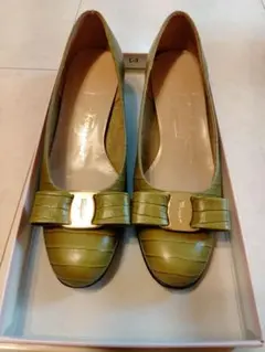 Salvatore Ferragamo パンプス　6Bのサムネイル