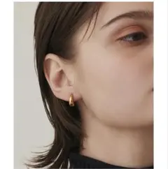CENE DROP HOOP PIERCE ゴールド
