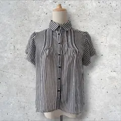 シアーストライプ 半袖シャツブラウス M 白黒 パフスリーブ　美品　ドスチ