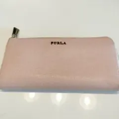 美品！FURLA ピンクベージュ 長財布 カードポケット付き