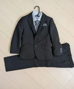 美品 ストライプスーツ 110cm ダークグレー 入学式 卒園式 発表会