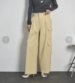 美品⚫︎THE YOn リップルナイロンカーゴパンツ　イエロー