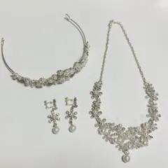 ブライダルアクセサリー 3点セット ティアラ ネックレス イヤリング（ピアス）