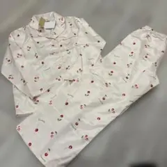 新品タグ付き　さくらんぼ柄　長袖長ズボン　パジャマ　130cm