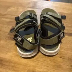 New Balance サンダル カーキ ブラックのサムネイル