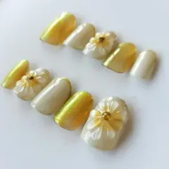 【現品販売】イエローベージュぷっくりフラワーミラーフレンチマグネットネイルチップ