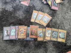 遊戯王まとめ売り　歴戦個体　3期レリーフ 遊戯王まとめ売り 歴戦個体 3期レリーフ - メルカリ